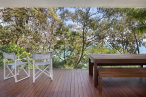 Little Cove Escape, Ocean Views & Tranquility